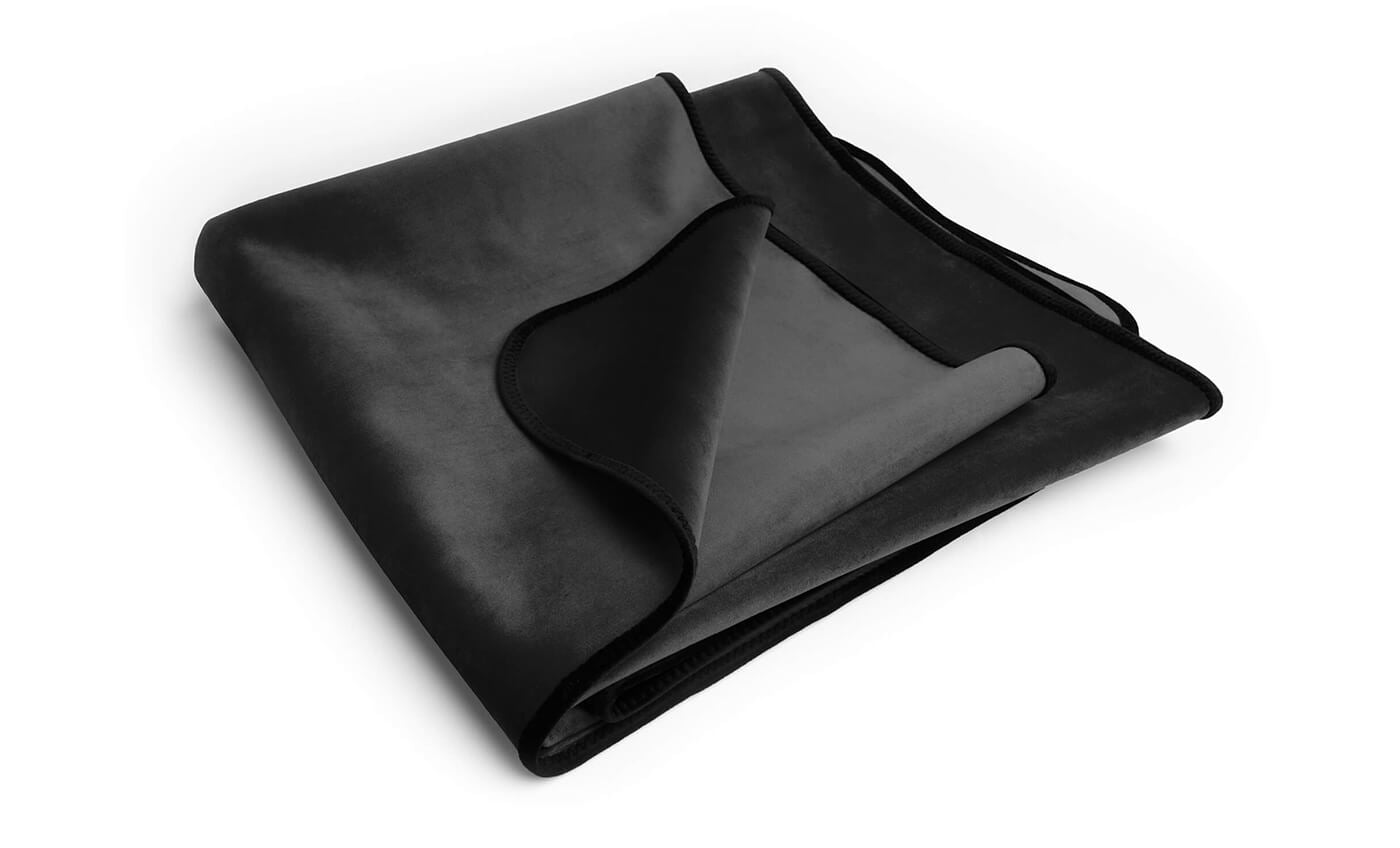 Fascinator Throw Regular | Black Microvelvet