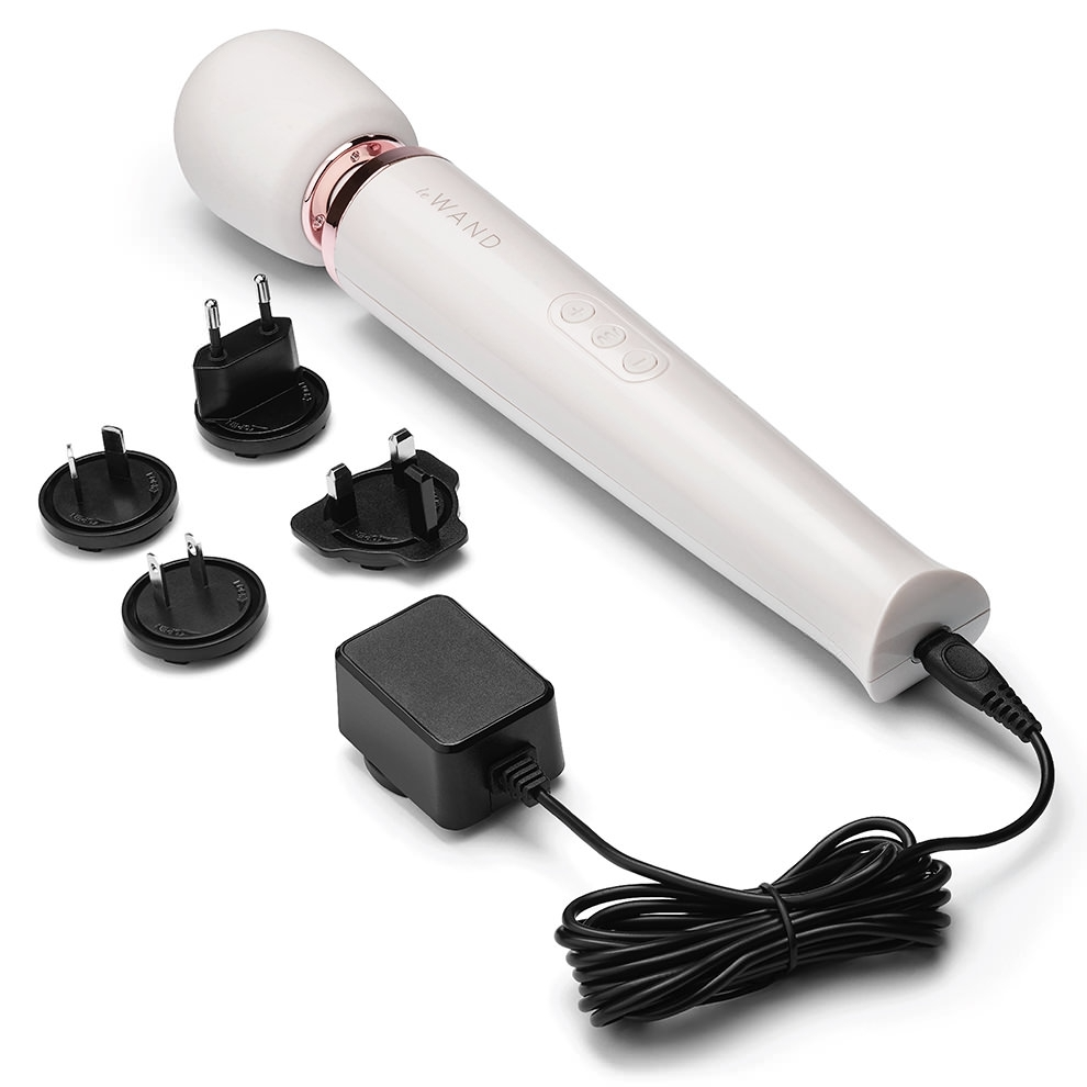 Le Wand Rechargeable Vibrating Massager | Cosmo Sexcellence Award | White