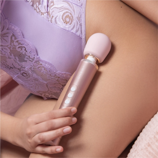 Le Wand Petite Rechargeable Massager | Rose Gold